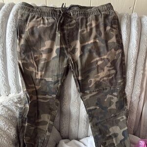 London Fog Camouflage Joggers